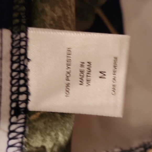 Beautiful Navy and Floral - Picture 8 of 10